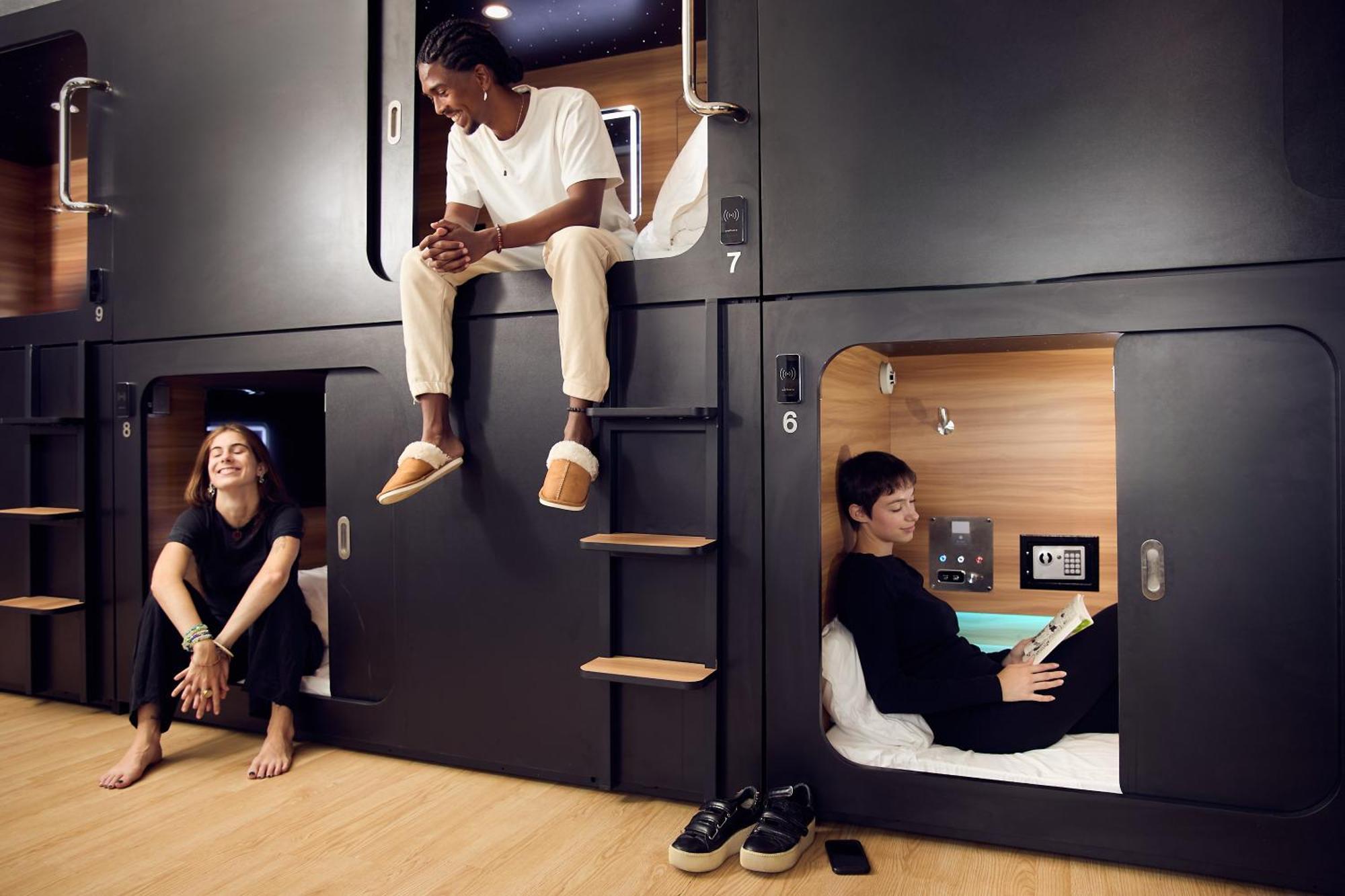 Capsule Hotel Montreal Exterior photo