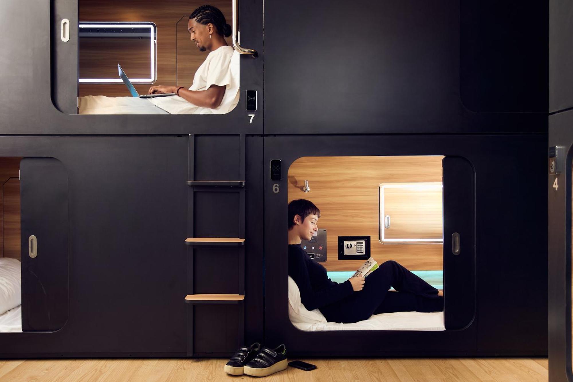 Capsule Hotel Montreal Exterior photo